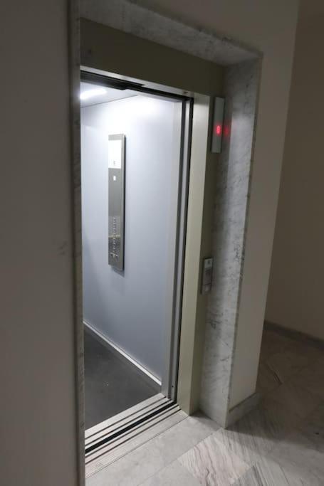 サルツァーナLa Casa Di Lorisアパートメント エクステリア 写真